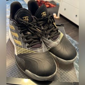 T-Mac millennium basketball shoes size 9.5